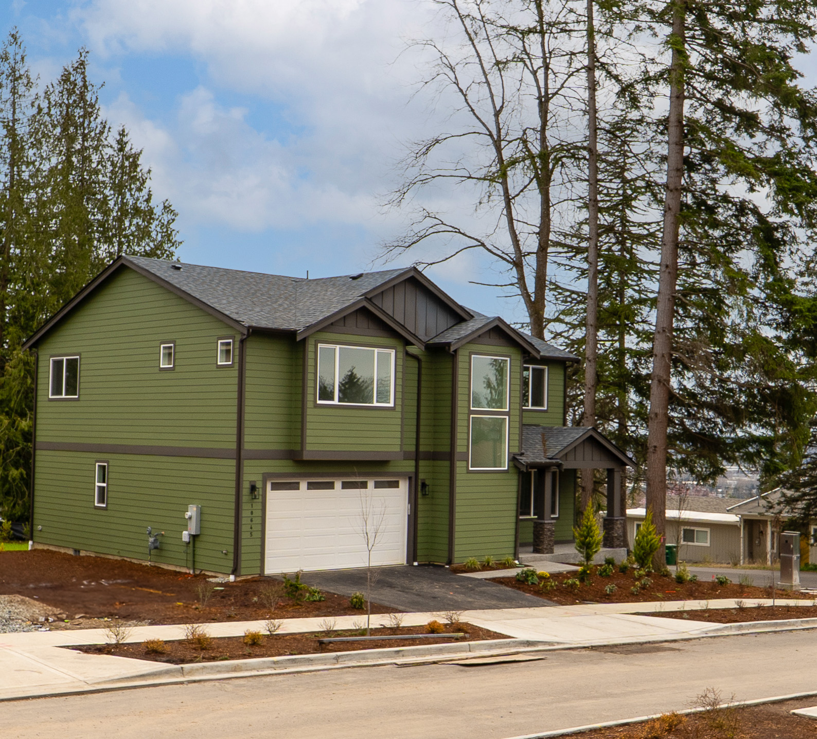New construction home by Sapphire Homes in Renton, WA – exterior front view of Lot 11